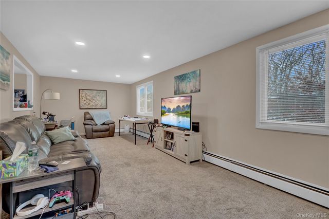 199 August Road, North Babylon, NY 11703