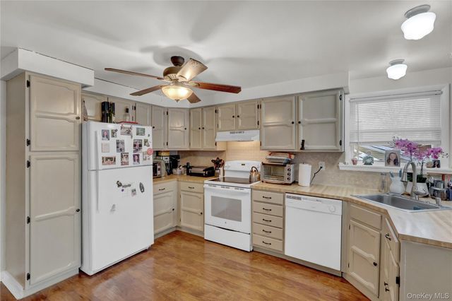 199 August Road, North Babylon, NY 11703