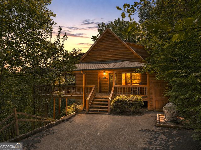 161 Huntington Way, Blue Ridge, GA 30513