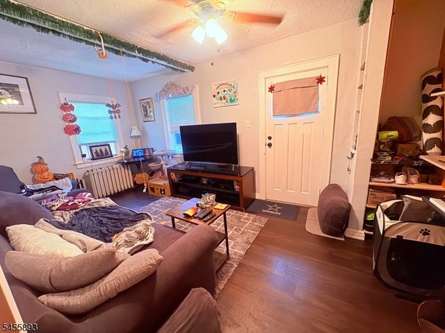39 Elizabeth Ave, Warren Twp., NJ 07059