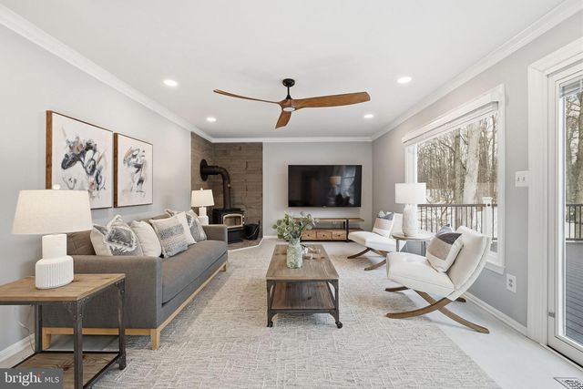 9930 S PARK CIR, Fairfax Station, VA 22039