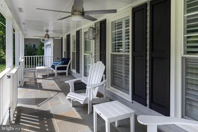 9930 S PARK CIR, Fairfax Station, VA 22039