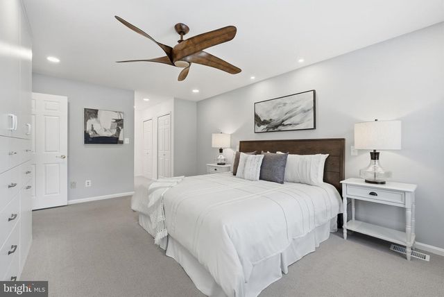 9930 S PARK CIR, Fairfax Station, VA 22039