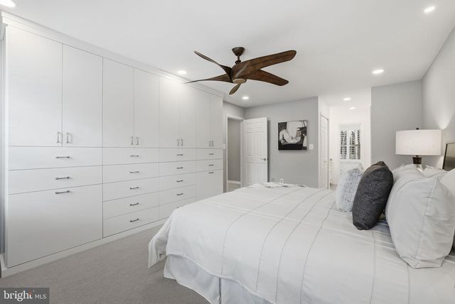 9930 S PARK CIR, Fairfax Station, VA 22039