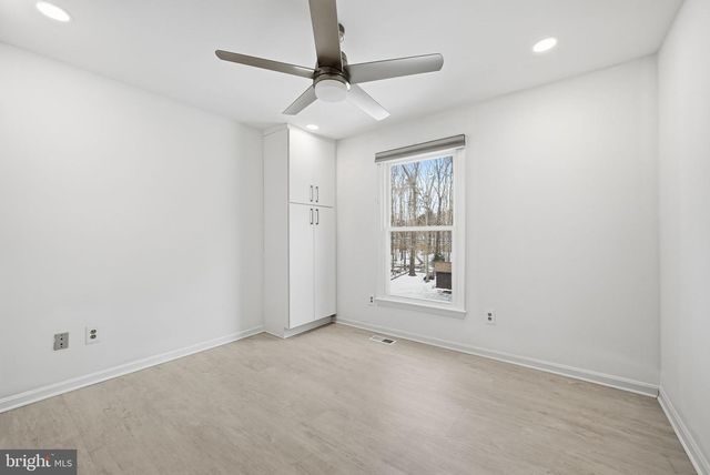 9930 S PARK CIR, Fairfax Station, VA 22039