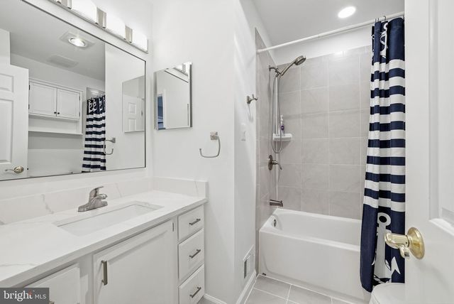 9930 S PARK CIR, Fairfax Station, VA 22039