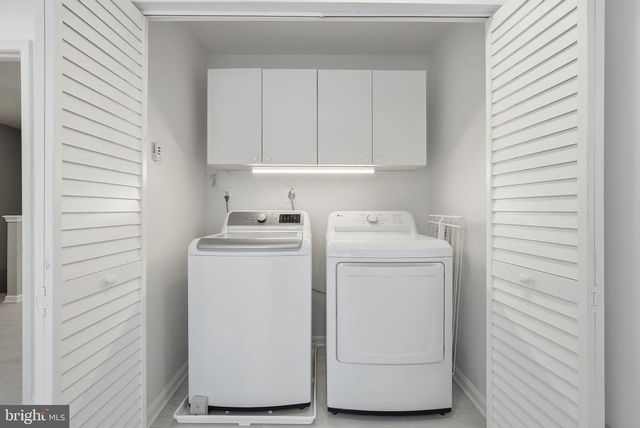 9930 S PARK CIR, Fairfax Station, VA 22039