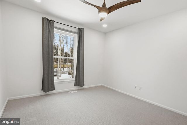 9930 S PARK CIR, Fairfax Station, VA 22039