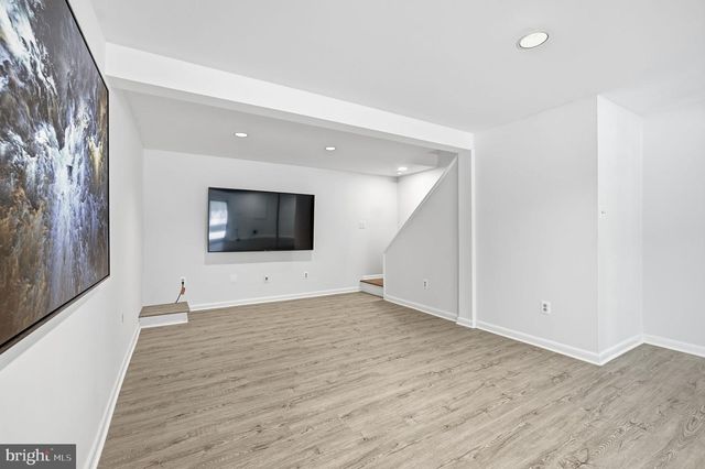 9930 S PARK CIR, Fairfax Station, VA 22039