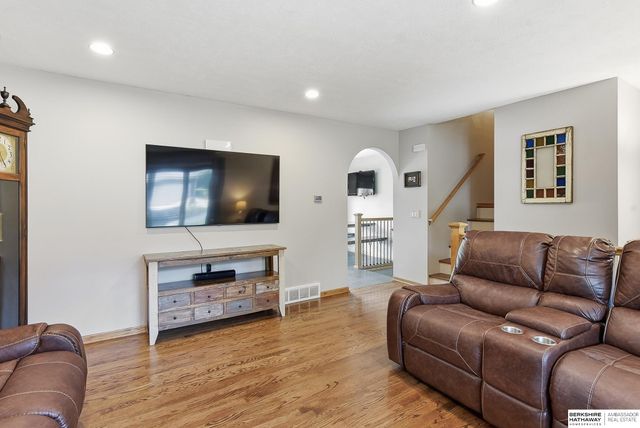 10045 Ohio Street, Omaha, NE 68134