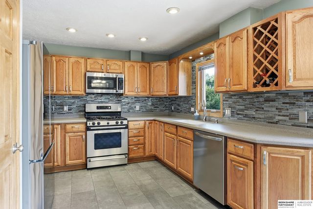 10045 Ohio Street, Omaha, NE 68134