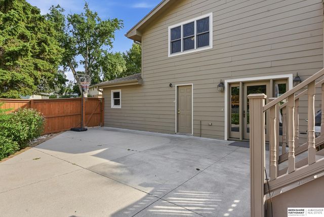 10045 Ohio Street, Omaha, NE 68134