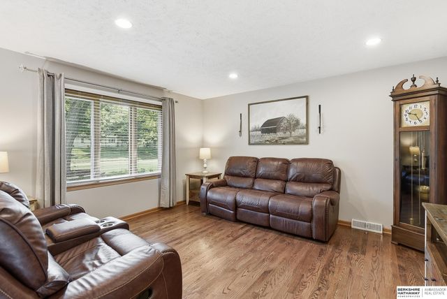 10045 Ohio Street, Omaha, NE 68134