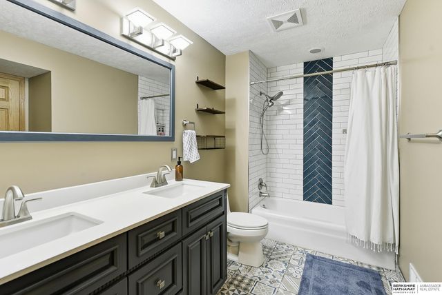 10045 Ohio Street, Omaha, NE 68134