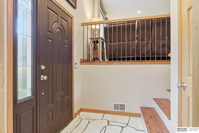 10045 Ohio Street, Omaha, NE 68134