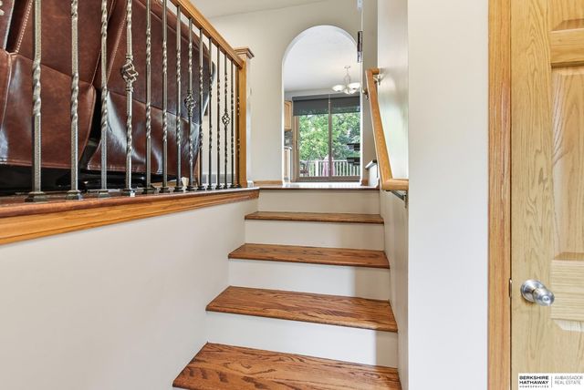 10045 Ohio Street, Omaha, NE 68134