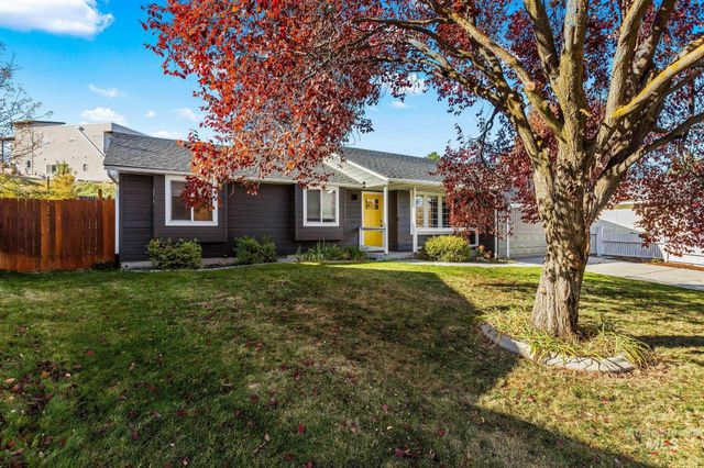 1261 E Oakridge Dr, Boise, ID 83716