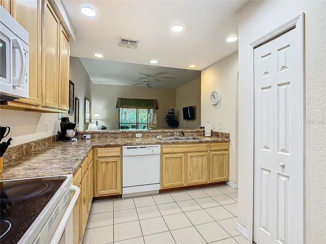 3050 PIRATES RETREAT COURT 108, Kissimmee, FL 34747