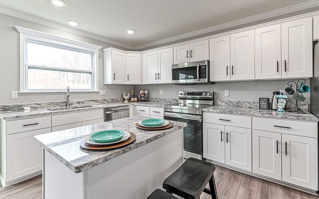 103 Hidden Acres Dr, Forward Twp, PA 16033