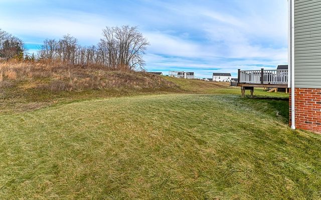 103 Hidden Acres Dr, Forward Twp, PA 16033