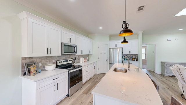 619 Littlefield Road, Taylor, AL 36301