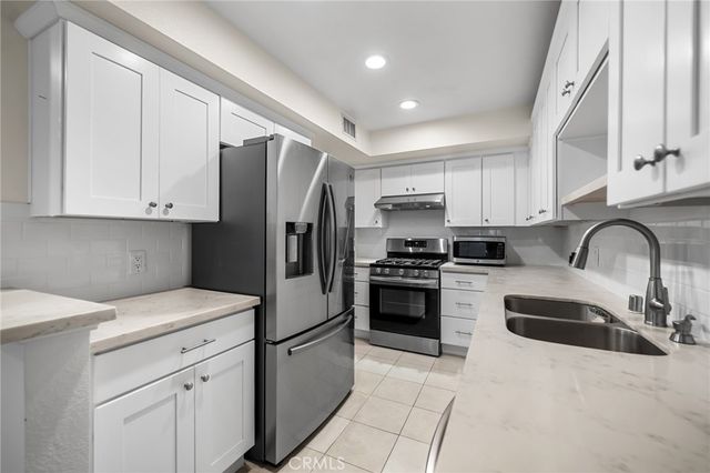 4501 Cedros 220, Sherman Oaks, CA 91403