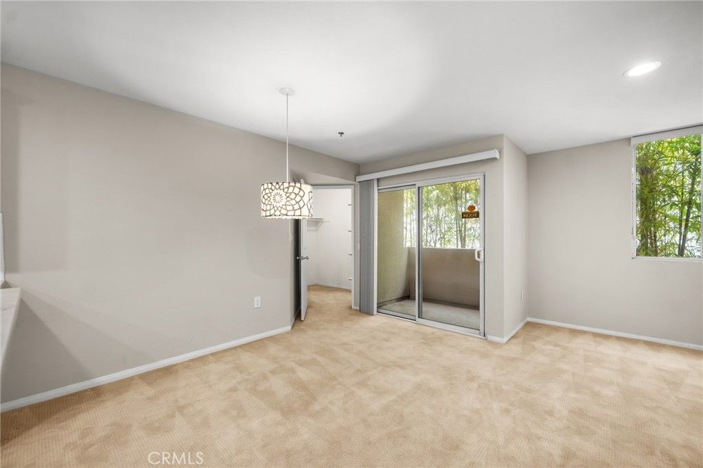Image 11 of property listing at 4501 Cedros 220, Sherman Oaks, CA 91403