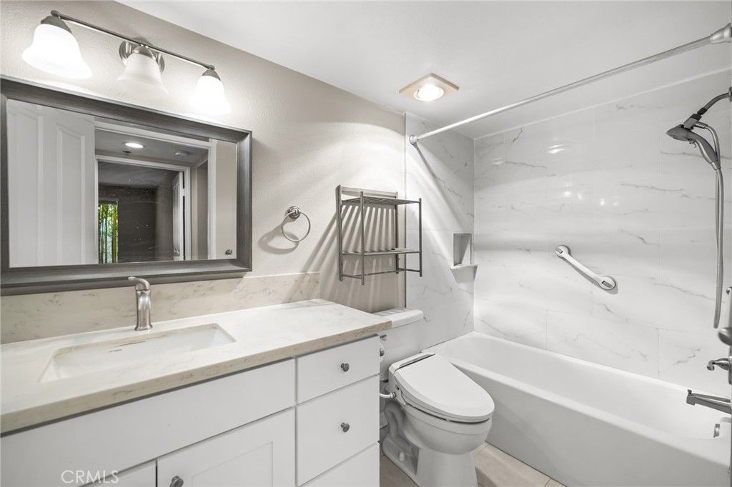 Image 15 of property listing at 4501 Cedros 220, Sherman Oaks, CA 91403