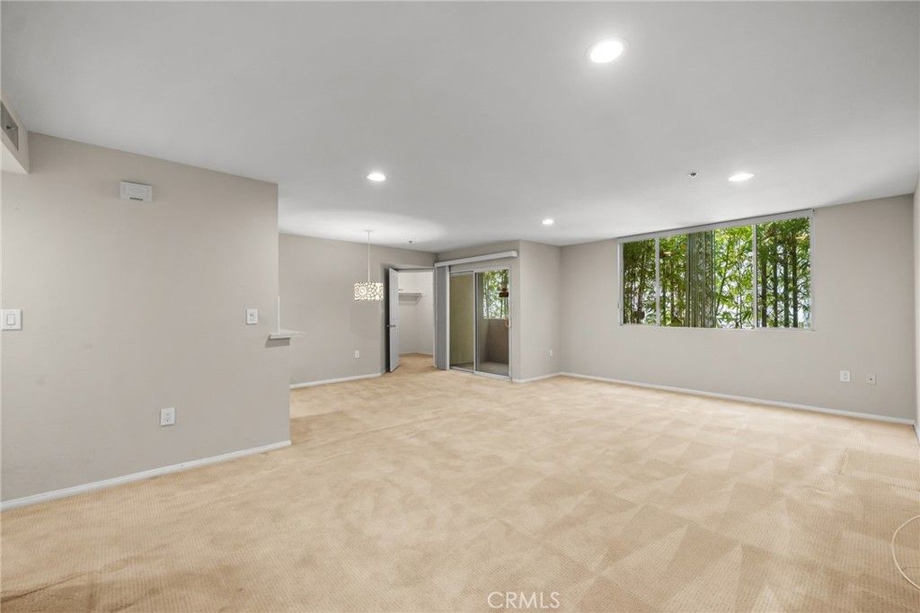 Image 2 of property listing at 4501 Cedros 220, Sherman Oaks, CA 91403