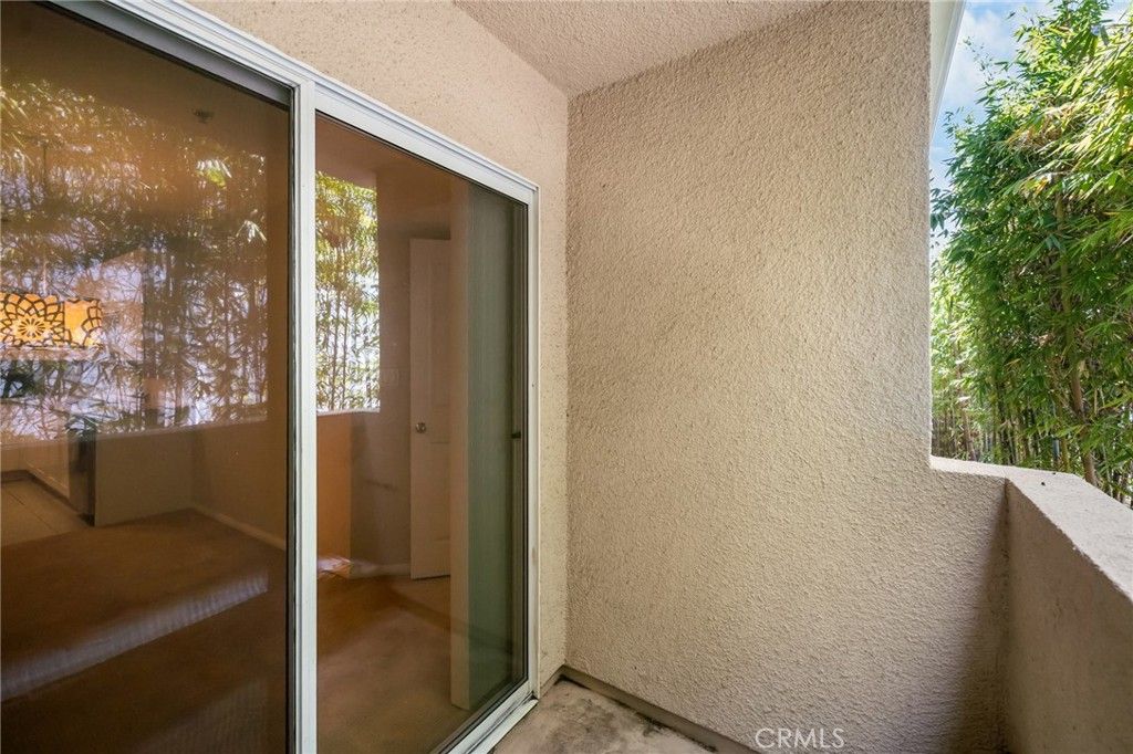 Image 20 of property listing at 4501 Cedros 220, Sherman Oaks, CA 91403