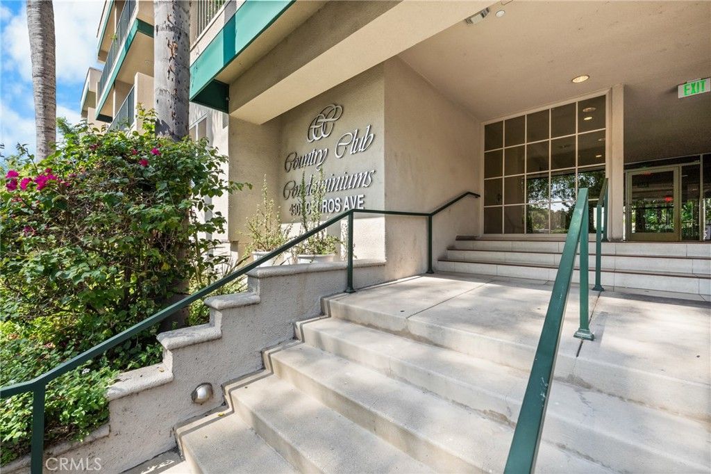 Image 23 of property listing at 4501 Cedros 220, Sherman Oaks, CA 91403