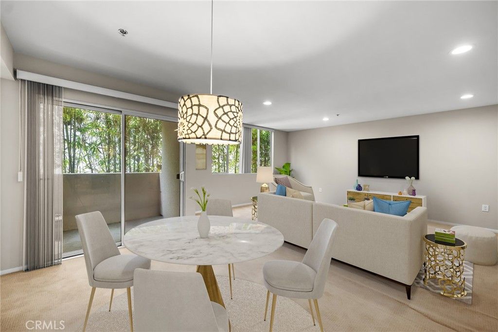 Image 3 of property listing at 4501 Cedros 220, Sherman Oaks, CA 91403