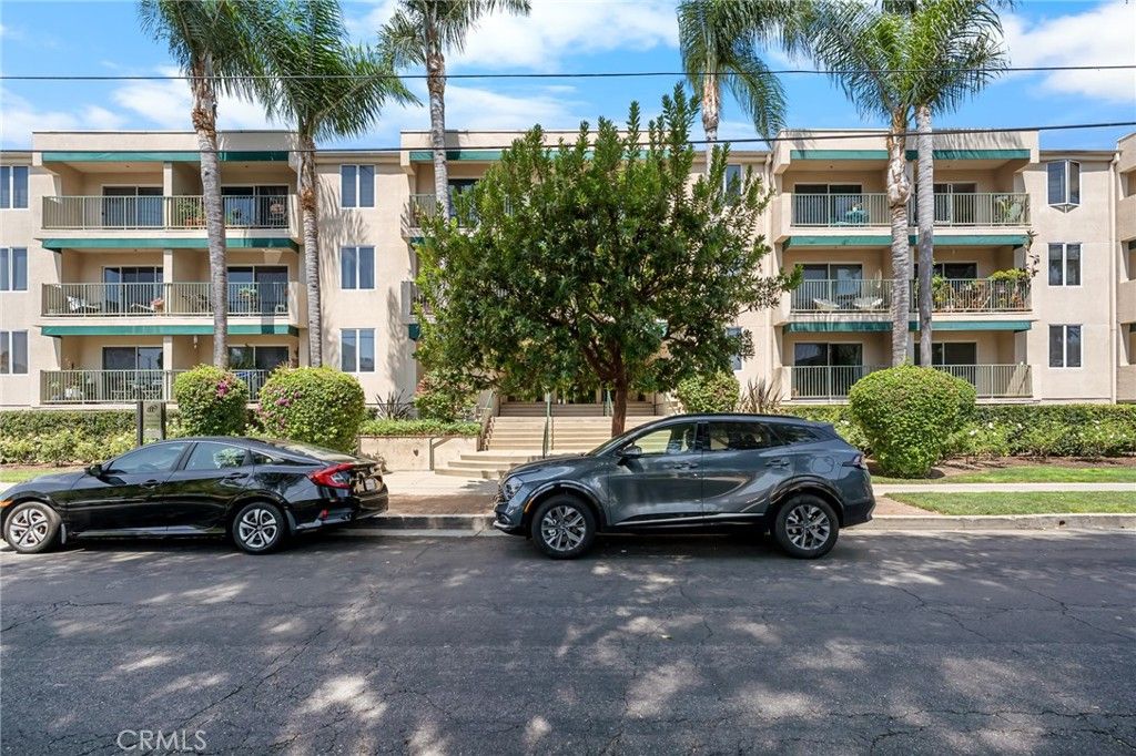 Image 32 of property listing at 4501 Cedros 220, Sherman Oaks, CA 91403