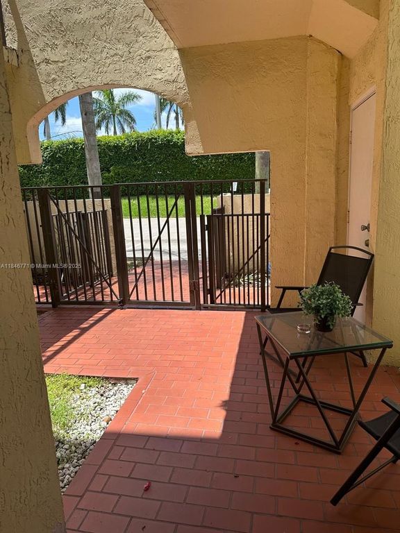 13050 SW 88th Ter N 106, Miami, FL 33186