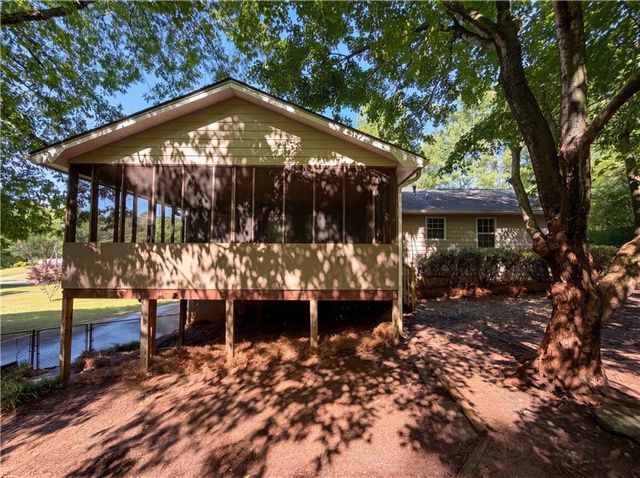 76 Lost Meadows Drive, Dallas, GA 30157