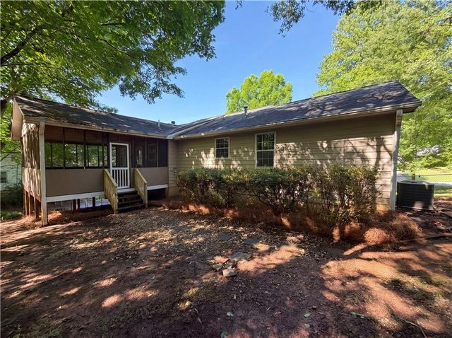 76 Lost Meadows Drive, Dallas, GA 30157