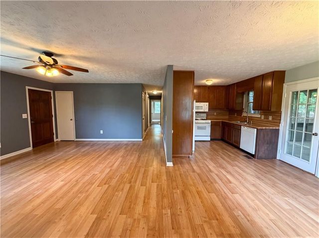 76 Lost Meadows Drive, Dallas, GA 30157