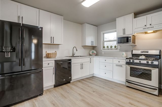 47 Donald Court, Hurst, TX 76053