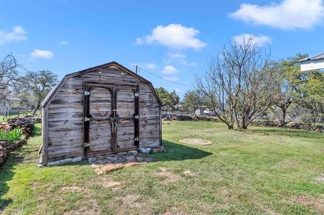 511 Lakeway, Burnet, TX 78611