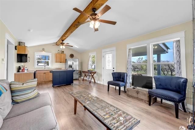 511 Lakeway, Burnet, TX 78611