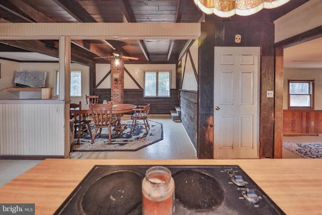 355 HICKORY RD, Palmerton, PA 18071