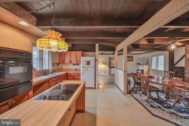 355 HICKORY RD, Palmerton, PA 18071