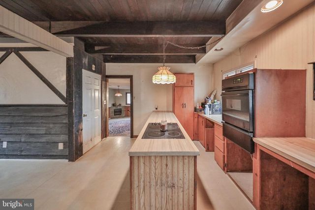 355 HICKORY RD, Palmerton, PA 18071