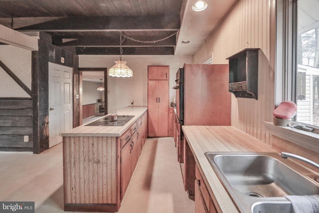 355 HICKORY RD, Palmerton, PA 18071