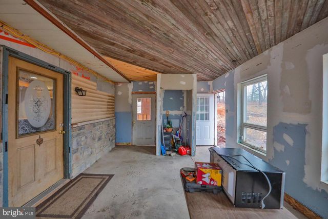 355 HICKORY RD, Palmerton, PA 18071