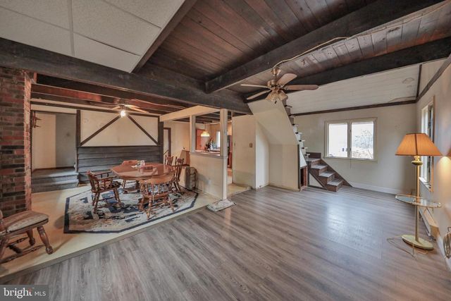 355 HICKORY RD, Palmerton, PA 18071