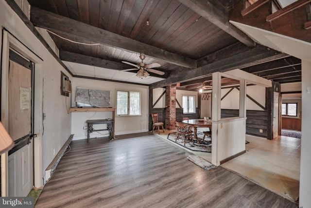 355 HICKORY RD, Palmerton, PA 18071