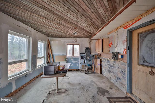 355 HICKORY RD, Palmerton, PA 18071