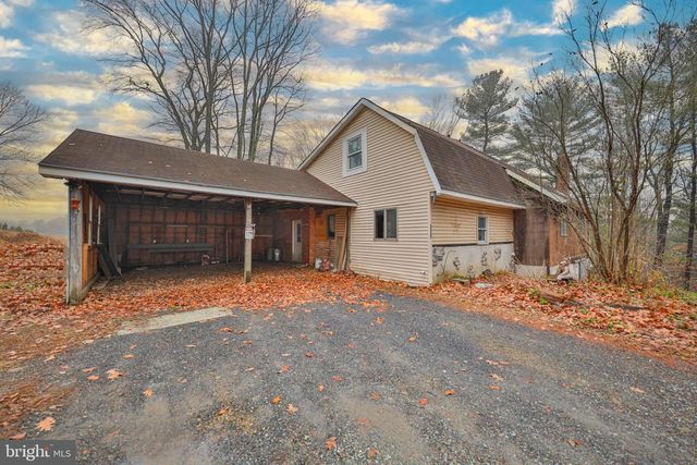 355 HICKORY RD, Palmerton, PA 18071