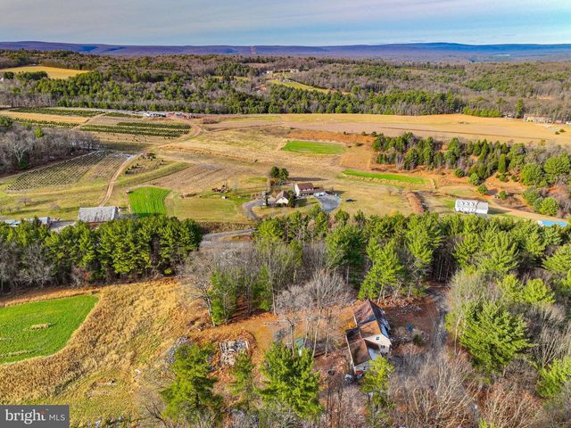 355 HICKORY RD, Palmerton, PA 18071